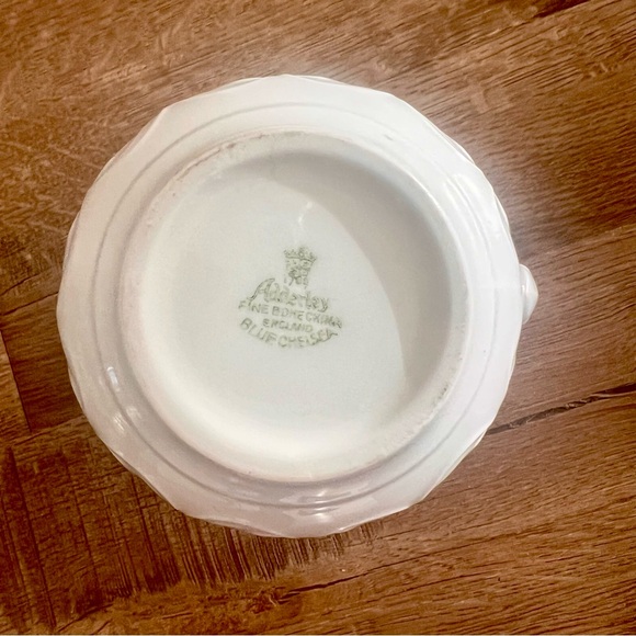 Antique 1789 Adderley Fine Bone China Blue Chelsea‎ Creamer Embossed Blue Flower - Picture 6 of 9